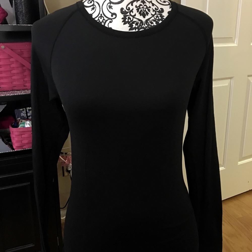 VICTORIA’ S SECRET SPORT FITTED TOP SIZE SMALL